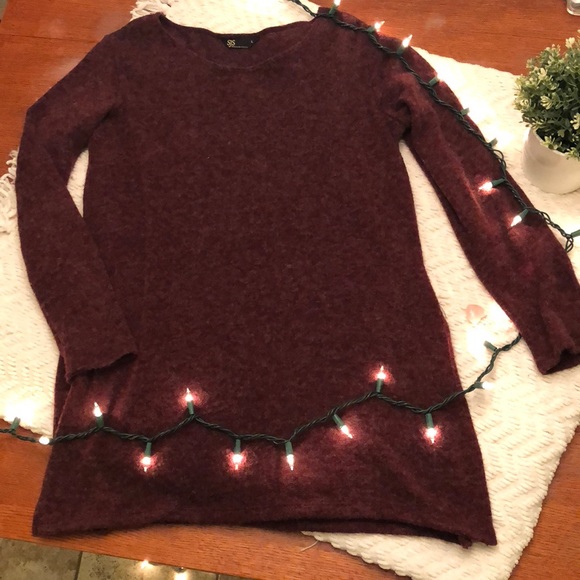 Long burgundy sweater with long sleeves - Picture 1 of 3